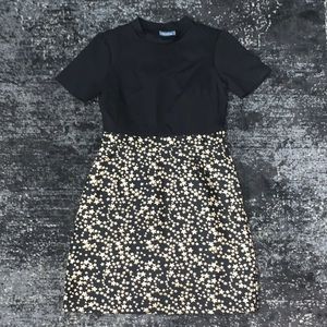 ModCloth Black Short Sleeve Dress With Gold Stars Women’s Size Medium